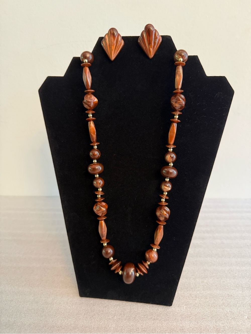 Vintage Lucite Mid Century Modern Root Beer Necklace & Clip On Earrings